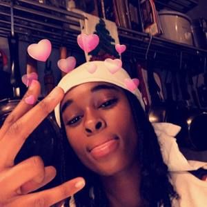 Meet your Posher, Zinnia